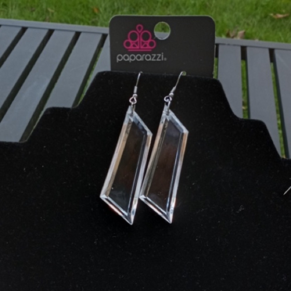 The Final Cut Black Earrings. NWT